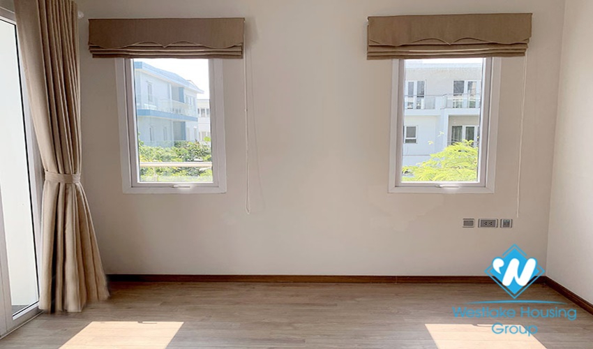 New beautiful villa with corner unit with large yard for rent